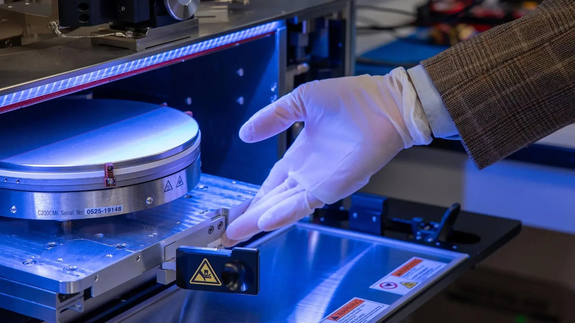 تراشه سه‌بعدی انقلابی؛ پایان عصر تراشه‌های تخت در هوش مصنوعی